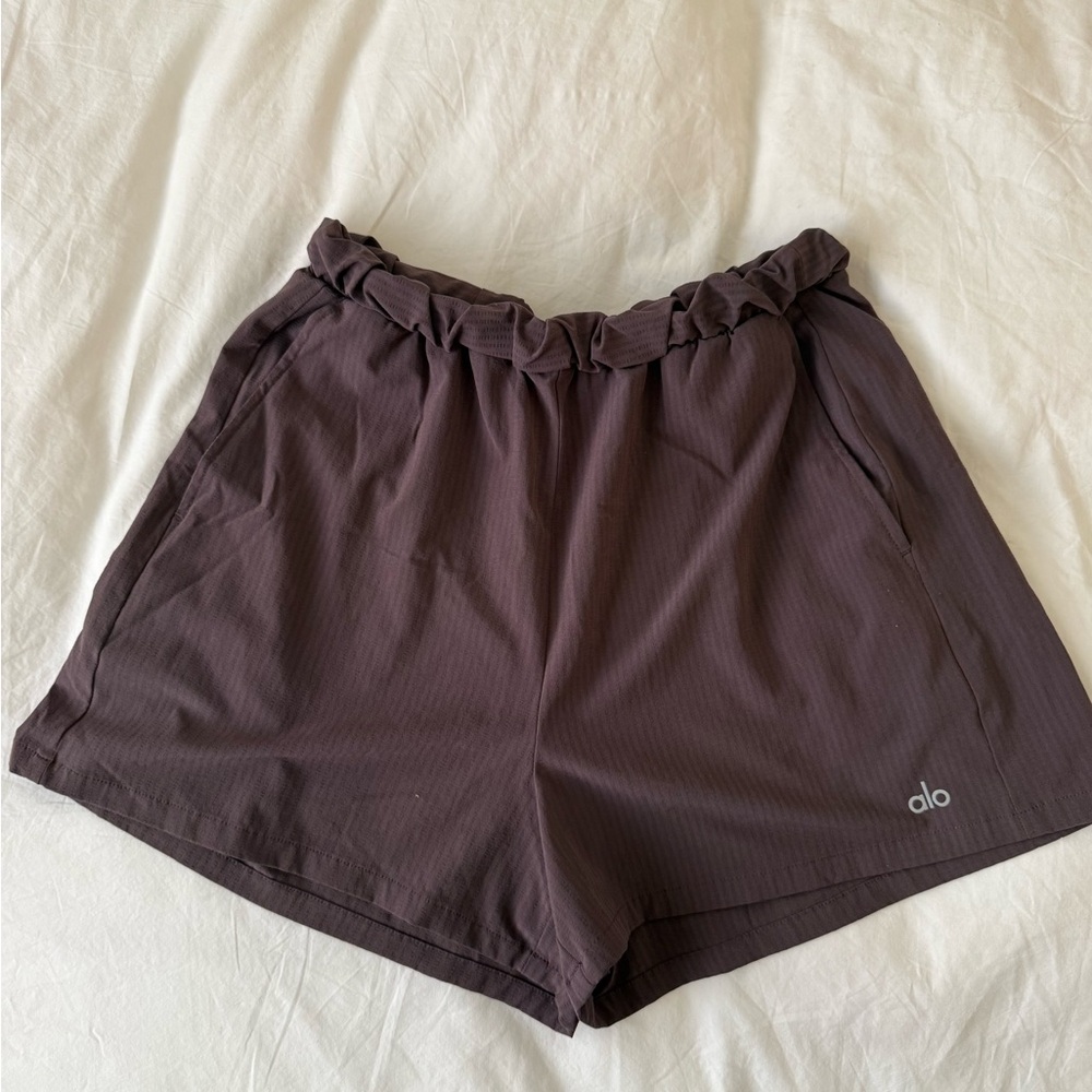 Alo Women's Ready Set Short - Picture 3 of 4